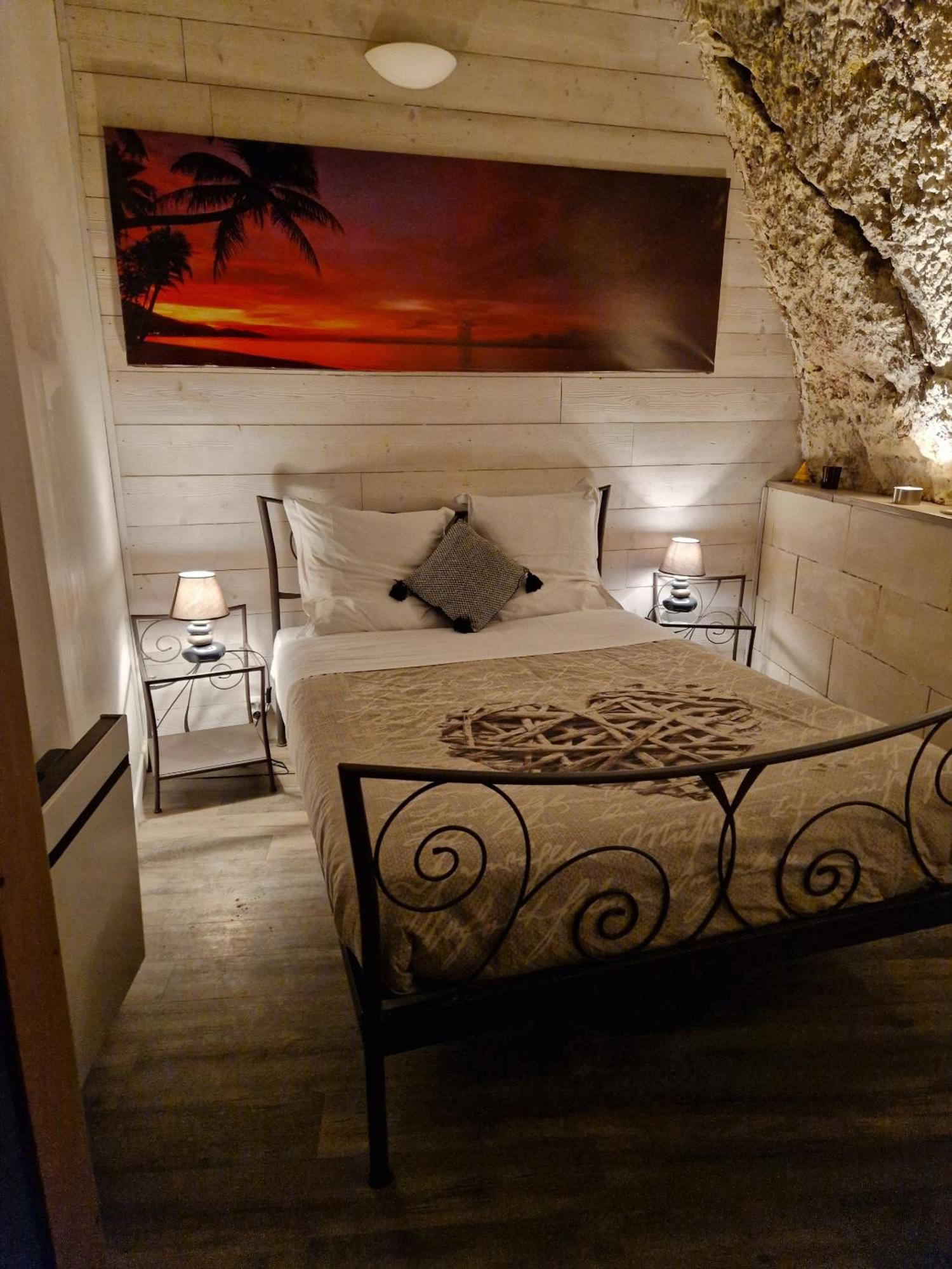 Chambres D'Hotes Troglodytes Le Clos De L'Hermitage Amboise Oda fotoğraf
